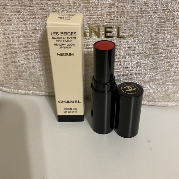 Chanel Beauty LIGHT THE WAY Makeup Set Holiday 2023- Chanel Charm - Picture 5 of 15